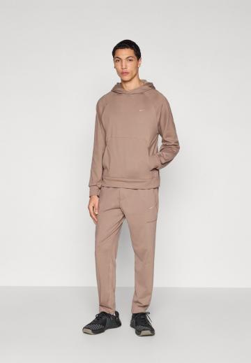 Спортивная кофта