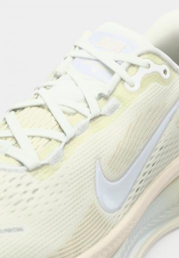 Беговые кроссовки