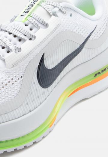 Беговые кроссовки