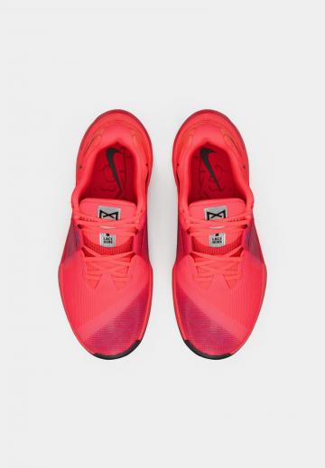 Тренировочные кроссовки