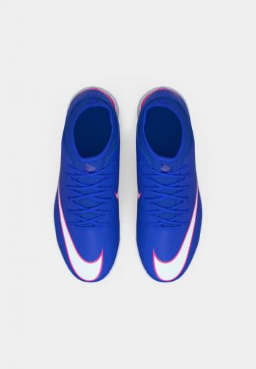 Футбольные бутсы