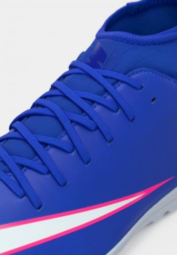 Футбольные бутсы