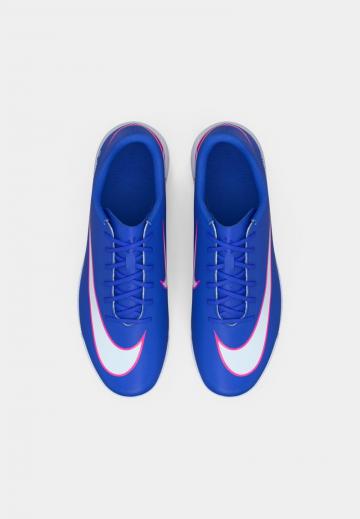 Футбольные бутсы