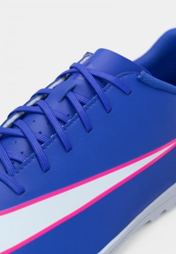 Футбольные бутсы