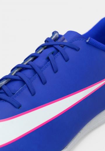 Футбольные бутсы