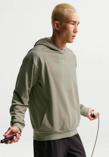 Спортивная кофта