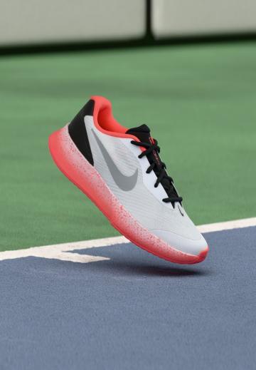 Теннисные кроссовки