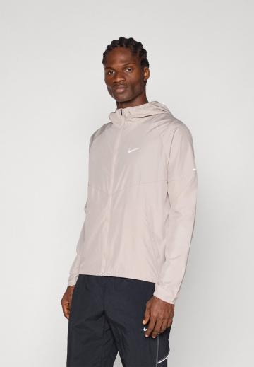 Куртка-дождевик