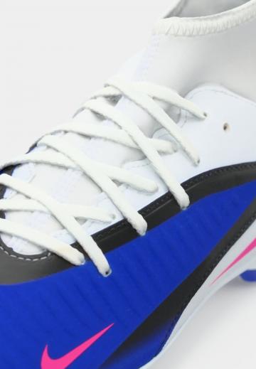 Футбольные бутсы