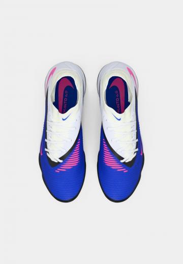 Футбольные бутсы