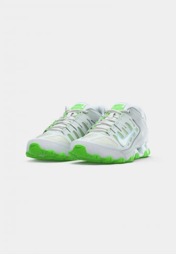 Тренировочные кроссовки