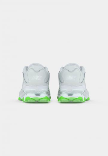 Тренировочные кроссовки