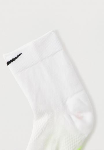 Спортивные носки