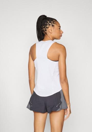 Спортивный топ