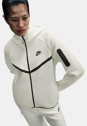 Спортивная толстовка