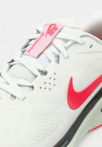 Беговые кроссовки