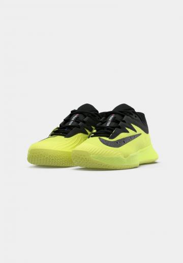 Теннисные кроссовки