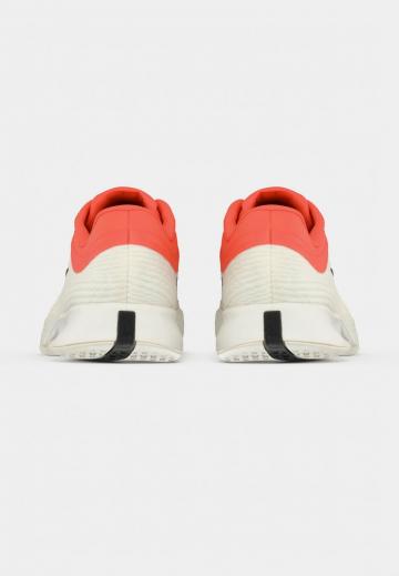 Теннисные кроссовки