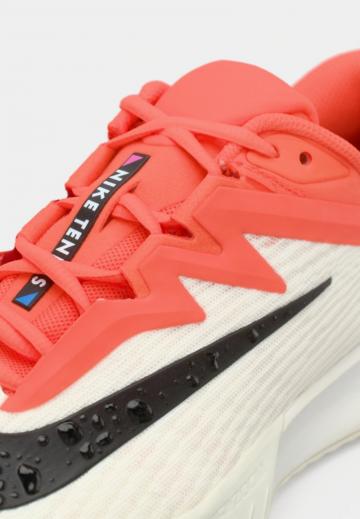 Теннисные кроссовки