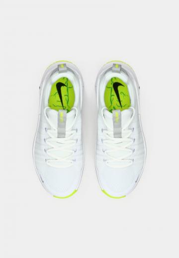 Тренировочные кроссовки