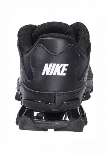 Тренировочные кроссовки