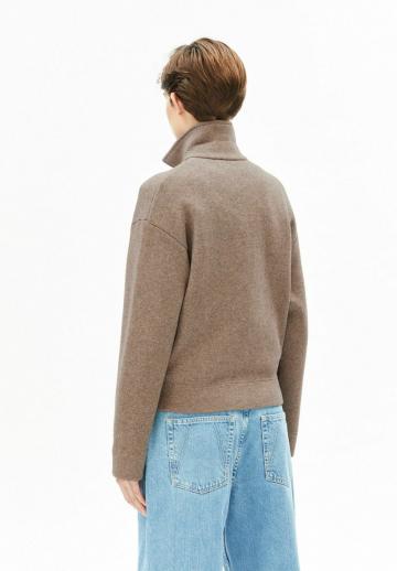 Вязаная кофта