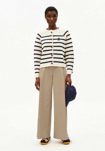 Вязаная кофта