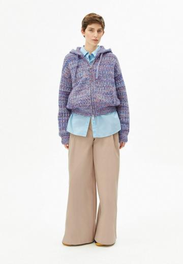 Вязаная кофта