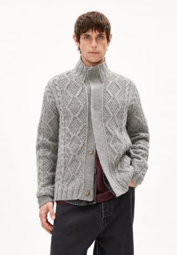 Вязаная кофта