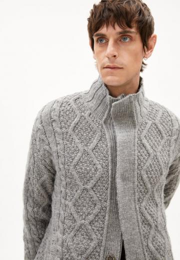 Вязаная кофта