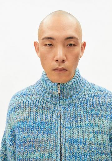 Вязаная кофта