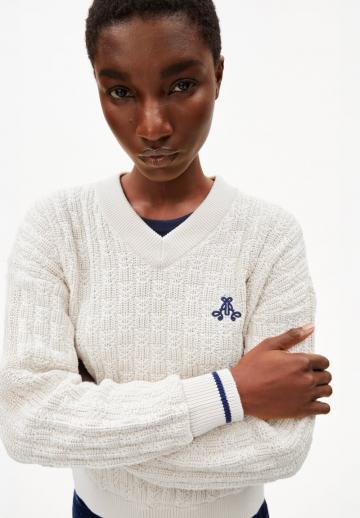 Пуловер с вырезом V