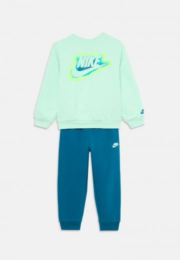 Набор одежды