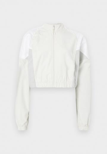 Короткая куртка