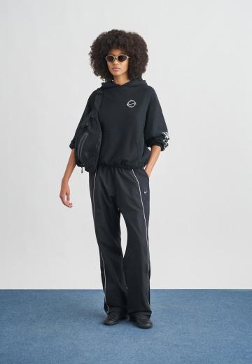 Пуловер с капюшоном