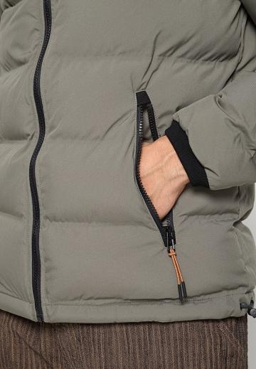 Зимняя куртка