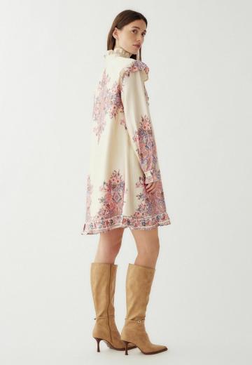 Короткое платье