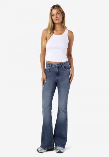 Клешеные джинсы