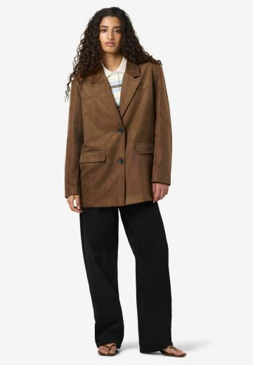 Короткое пальто