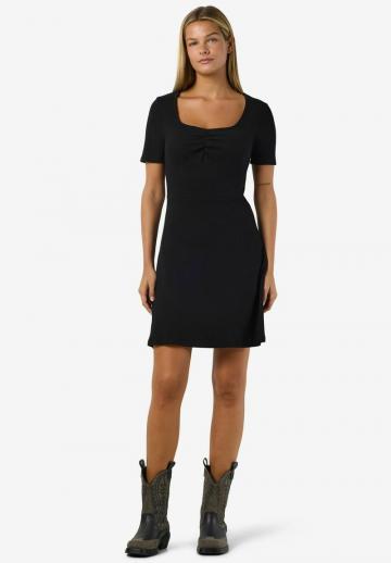 Вязаное платье