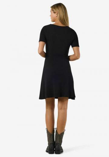 Вязаное платье