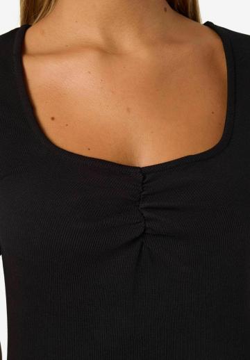 Вязаное платье