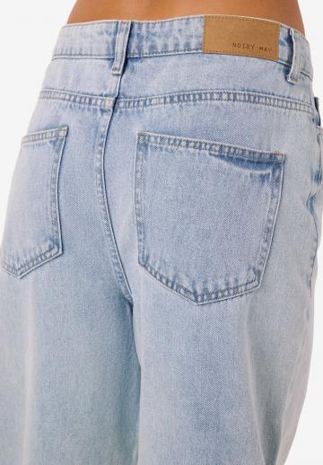 Свободные джинсы