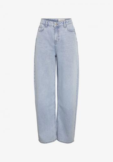 Свободные джинсы