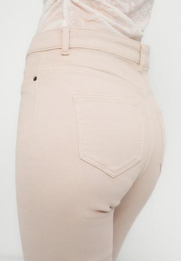 Узкие джинсы