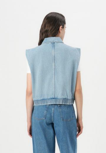 Джинсовая жилетка