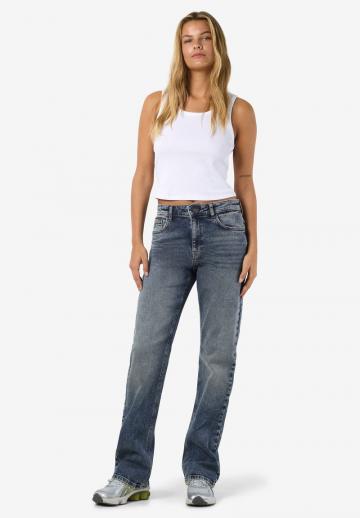 Прямые джинсы