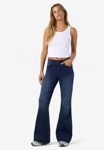 Клешеные джинсы