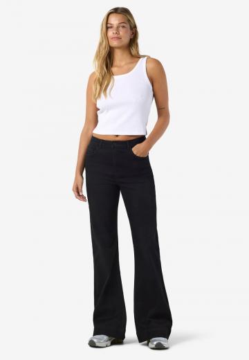 Клешеные джинсы