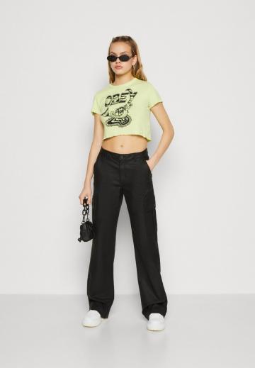 Брюки с накладными карманами